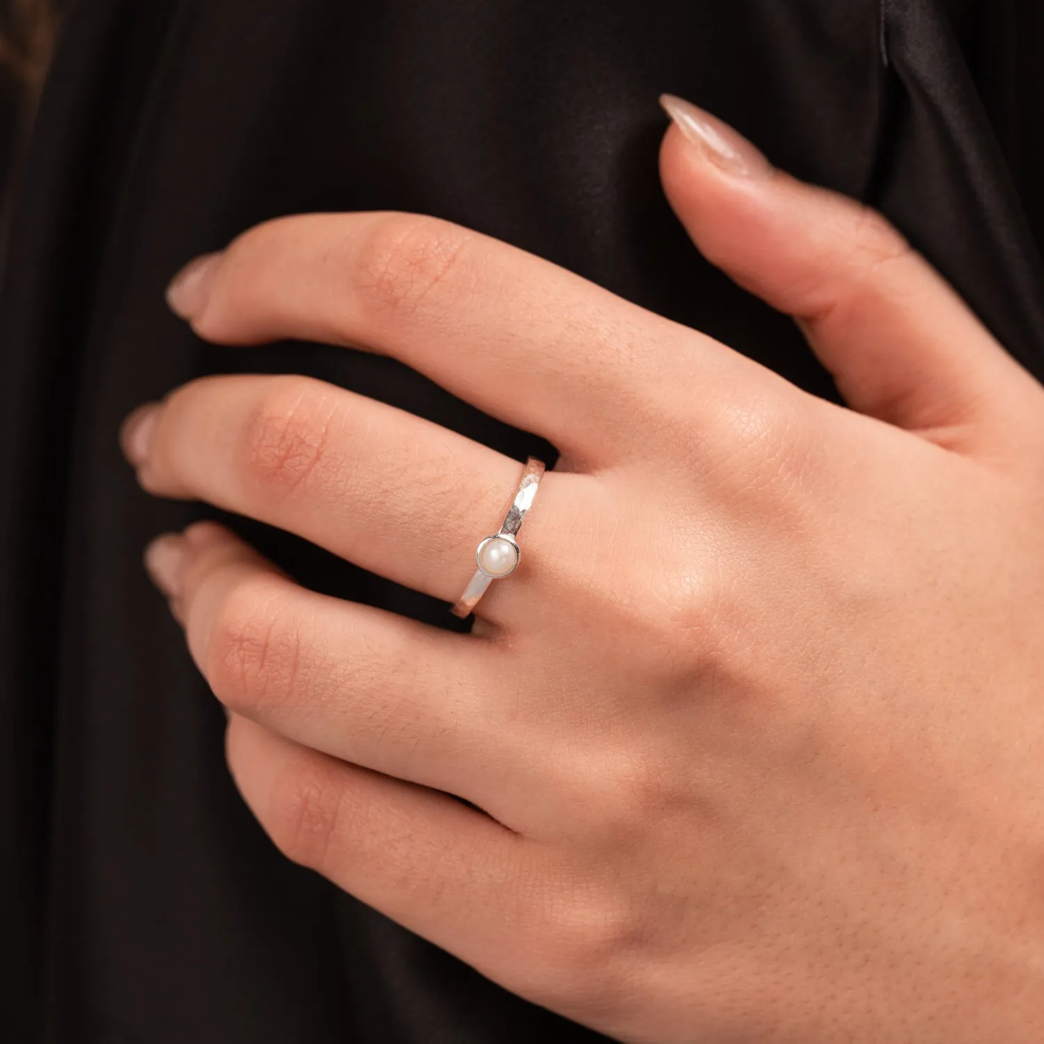 4mm White Pearl Hammered Twinkle Ring